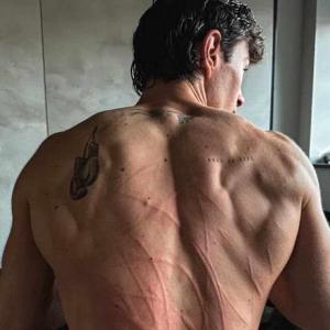 Bonus Chapter: His Back |🌶️