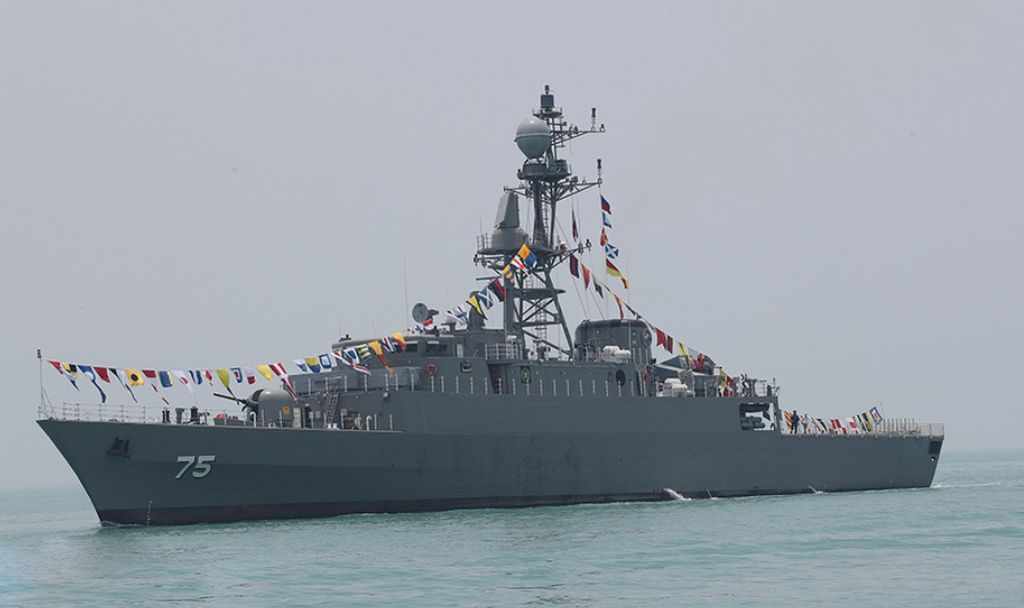 Was it illegal for the US to sink the Iranian warship?