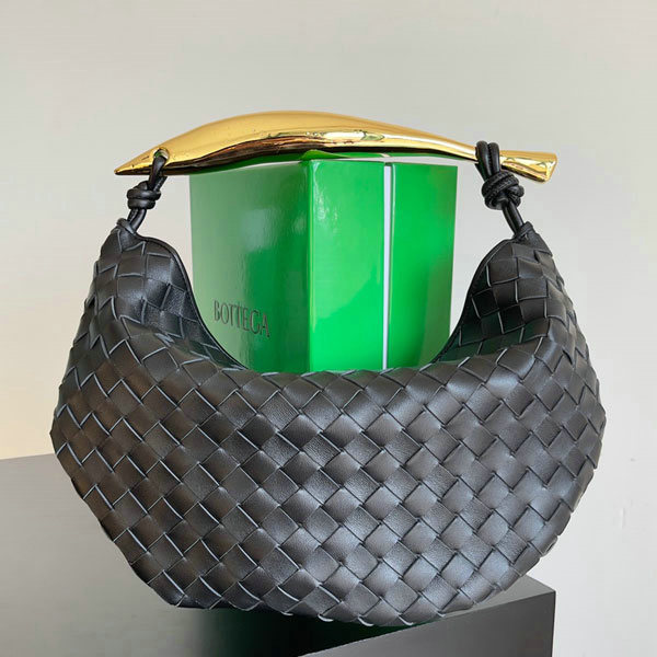 Bottega Veneta編織包魅力解析|Intrecciato工藝的永恆時尚