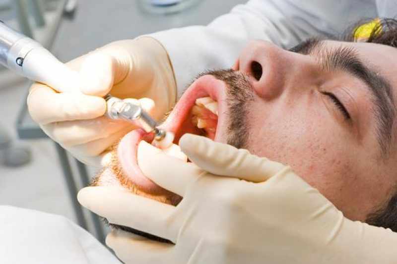Choosing the Right Cosmetic Dental Specialist