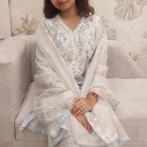 𝑻𝒔𝒖𝒏𝒂𝒎𝒊 logo