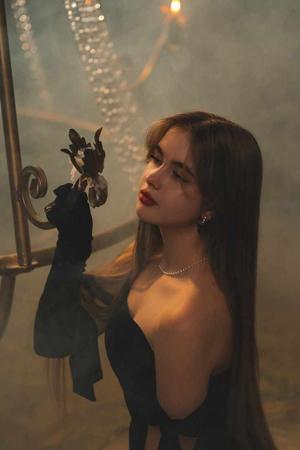 Kaviyatri (Khamoshi) logo