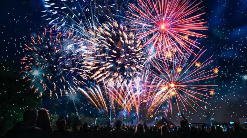 Big Boom, Big Fun: Meet the Heifer 400 Shot Firework & Firework Bangers from Big Shotter Fireworks