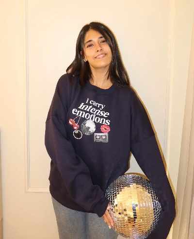 The Versatility of Navy Blue Sweatshirts in Fashion