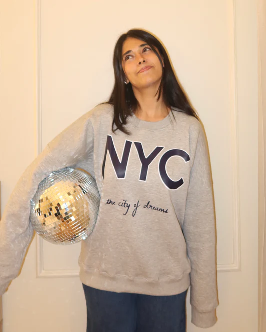 How to Style a Grey Sweatshirt for Different Occasions?