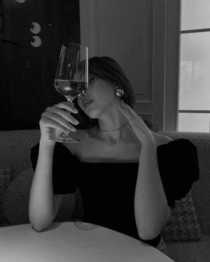 @authorsiya_1627 logo