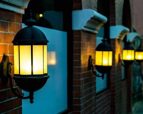 Improving Outdoor Ambience through Outdoor Retaining Wall Lights