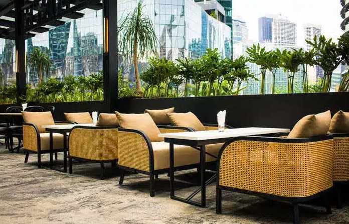 Why a Rooftop Restaurant KL is Perfect for Romantic Evenings