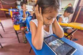 La UNESCO hace un llamamiento urgente para un uso adecuado de la tecnología  en la educación | UNESCO