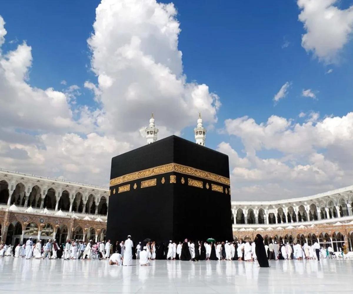 The Spiritual and Emotional Benefits of Umrah During the Holy Month