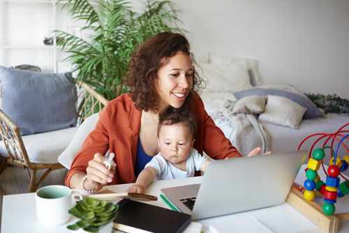 Hire a BabySitter in Delhi – Stress-Free Parenting
