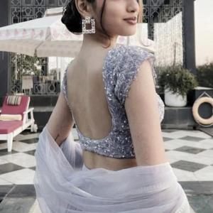 𝐈𝐒𝐇𝐀 𝐑𝐎𝐘 𐙚 logo