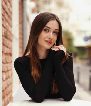 𝐈𝐒𝐇𝐀 𝐑𝐎𝐘 𐙚 logo