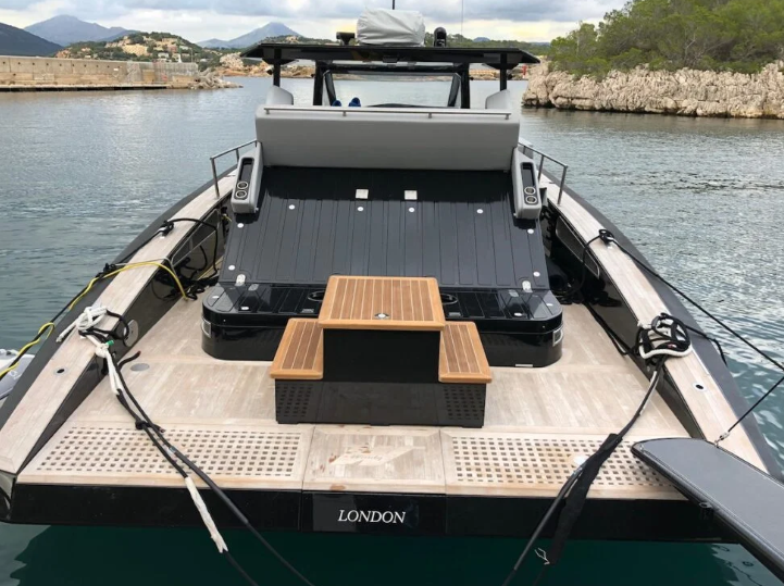 Marine Dock Steps Reimagined: Stylish and Secure Boarding Solutions for Any Vessel