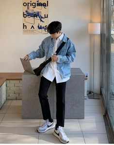 This contains an image of: 俊峰