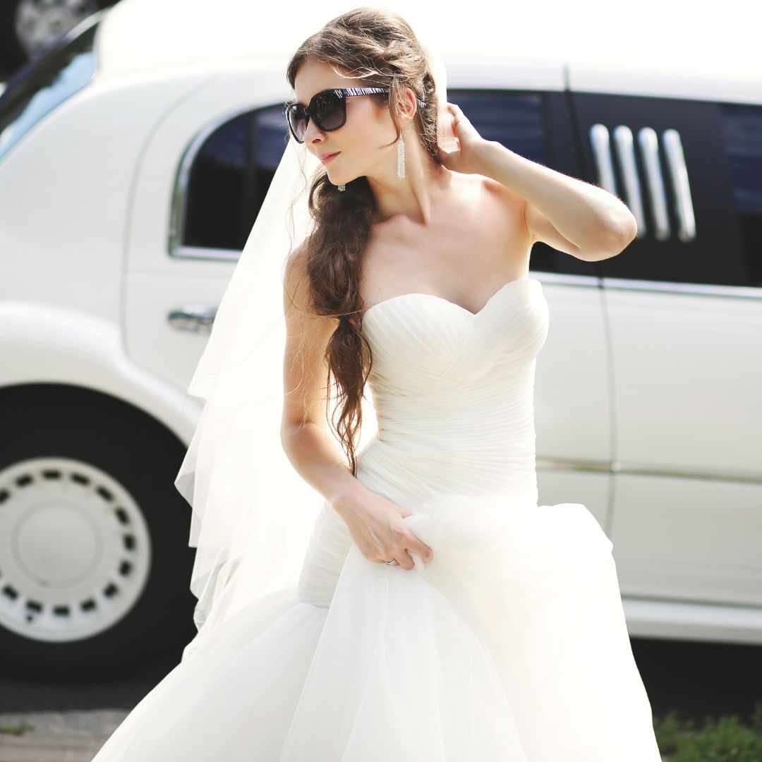 The Limo Details That Ensure Gorgeous Wedding Shots and Smooth Timing