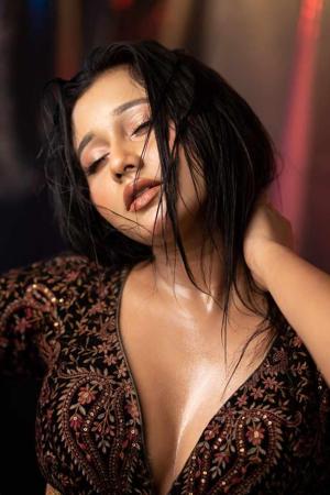 2. Bhabhi ki jordar chudai honi lagbhag paki ho chuki hai🫦💦🔞