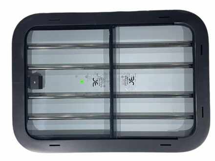 Bien choisir sa fenêtre coulissante pour van : fonctionnalité et confort