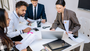 Business Interpretation Secrets: How Experts Read Data and Predict Trends