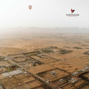 Soar above Dubai’s breathtaking landscapes with our most affordable Private Hot Air Balloon Flight