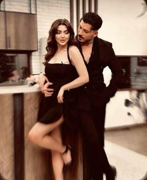 Make his obsession your weapon..."