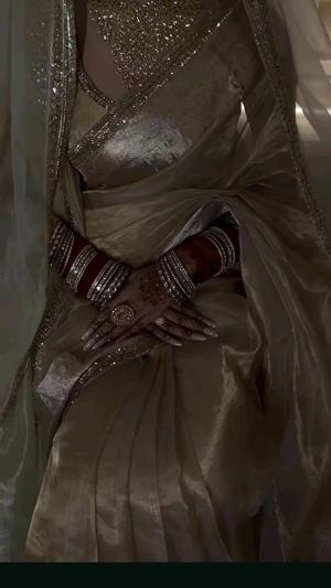 Jenny finds out that Akash is married.