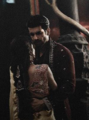 Romance wrapped in a cake/you can control me