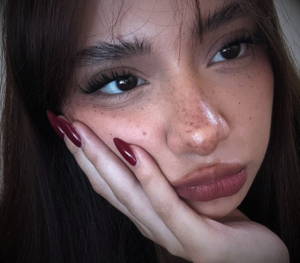 शारवी🪷 logo