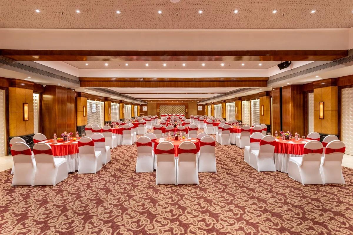 Why Event Hall Lighting Matters More Than Most Hosts Realize