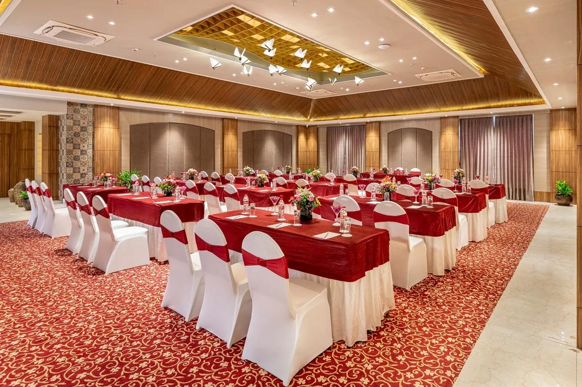 What to Look for When Booking a Banquet Hall in Goa During Monsoon