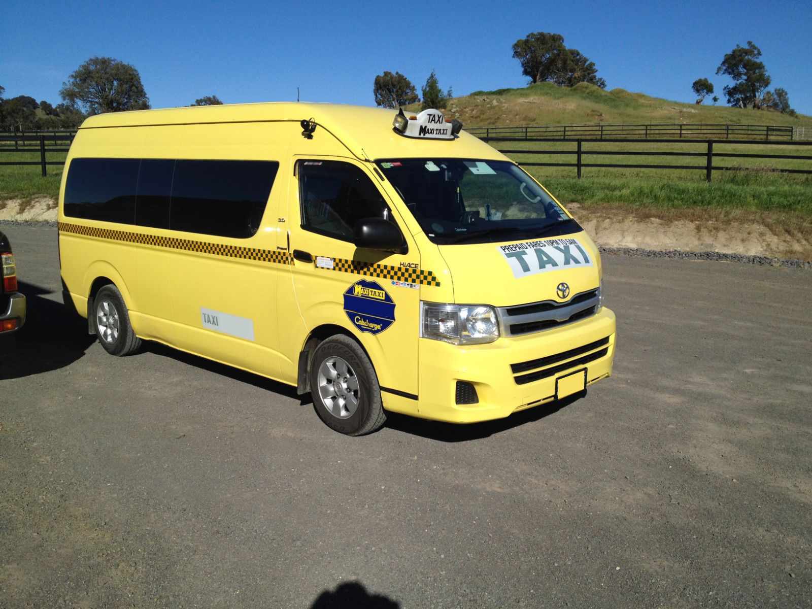 Safe and Comfortable Maxi Cab Booking with Maxi Cab Melbourne