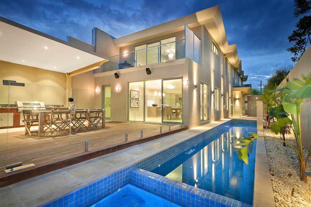 Estate Paramount is Rohini top real estate dealer