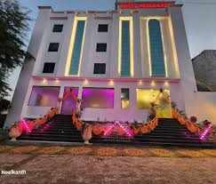 Choosing the Right Stay: Budget, Luxury & Top Hotels in Ayodhya