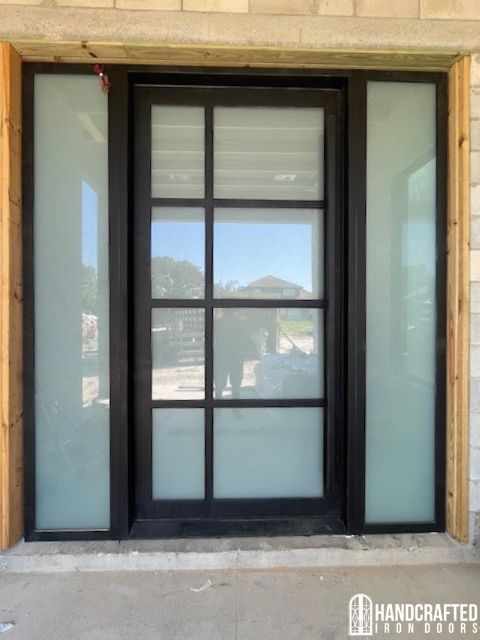 Why are homeowners choosing pivot entry doors?