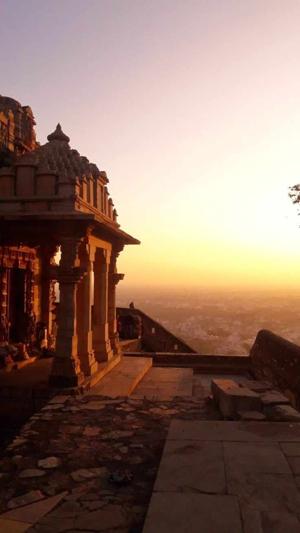 Shiddat : The title track...