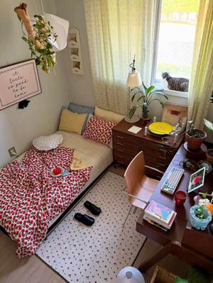 नव्या का अपार्टमेंट जाना