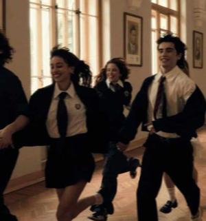 рд╕реНрдХреВрд▓ рдореЗрдВ рдЯрд╕рди | рдкрд╣рд▓реЗ рд╣реА рджрд┐рди рдердкреНрдкрдбрд╝