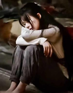 рдЗрд╡рд╛ рдХрд╛ рдЬрд▓реЗ рд╣реБрдП рд╣рд╛рде рд╕реЗ рдХрд╛рдо рдХрд░рдирд╛ред