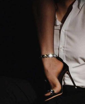 सब के सब अय्याशी करने में बिजी हैं ।