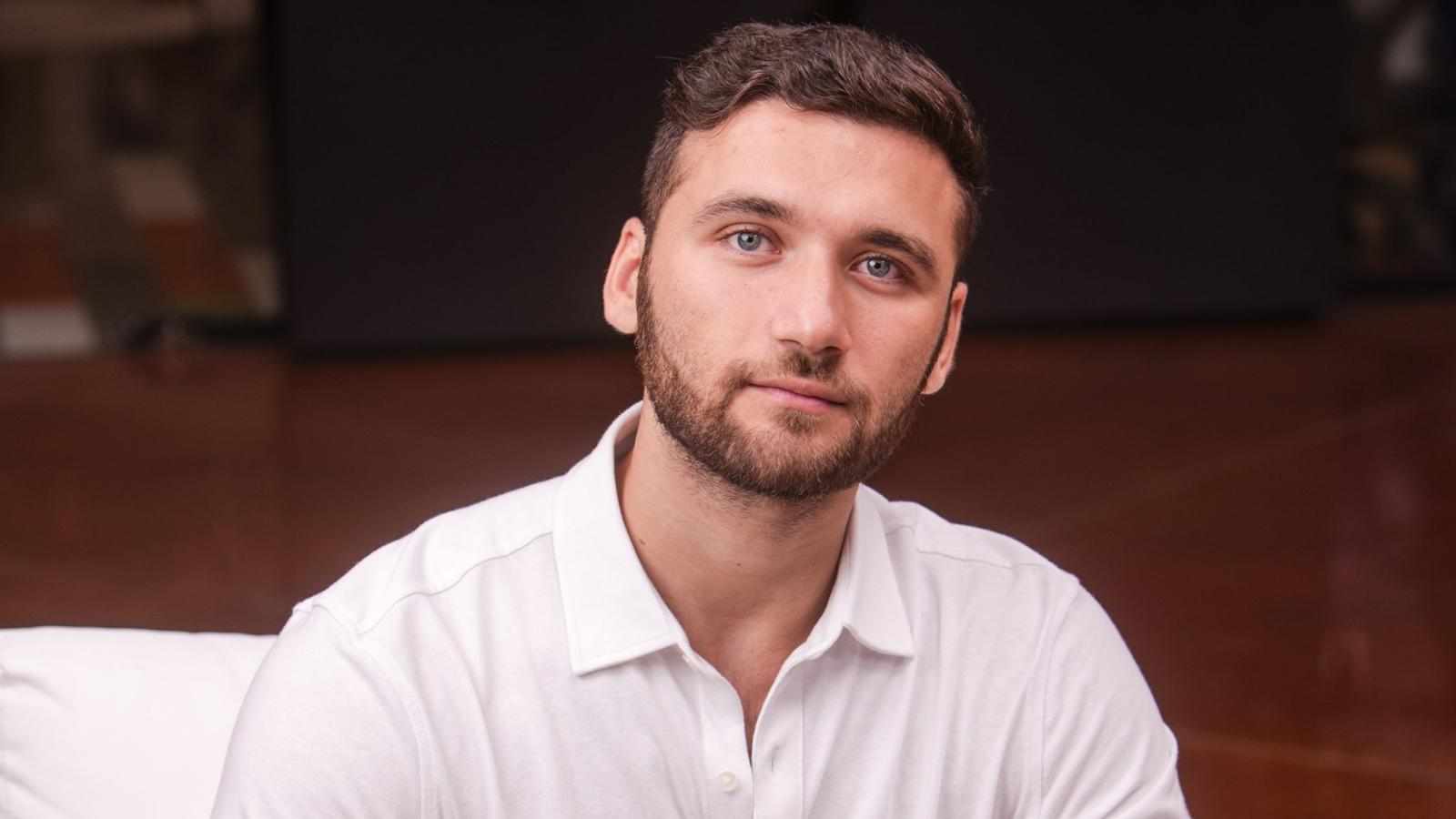 Noah Loul Shares Insights on the Role of AI in Sales Automation