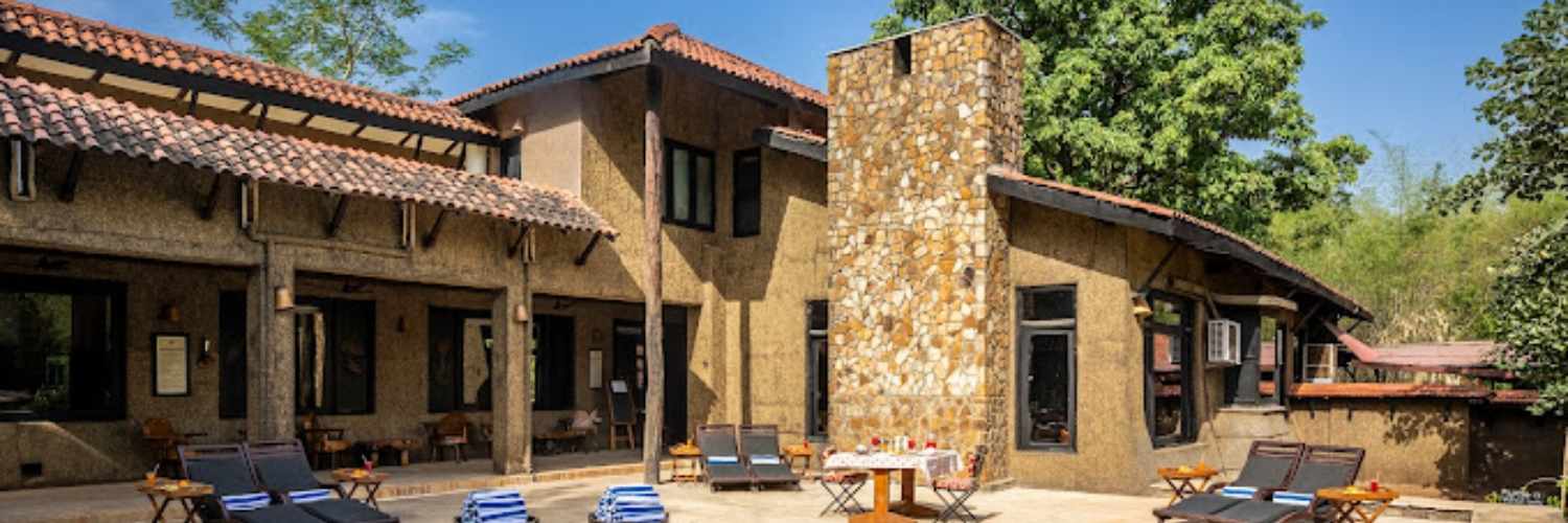 Resort in Bandhavgarh with Stunning Jungle Views