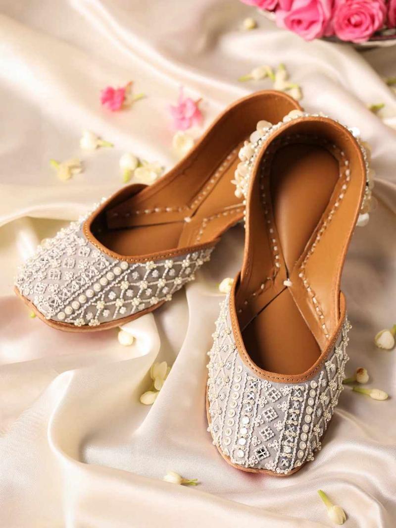 Casual Juttis for Daily Wear