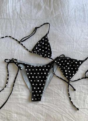 Polka dots | 18+