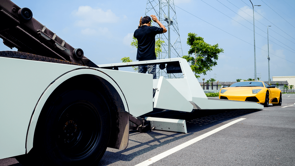 White-Glove Enclosed Auto Shipping Across the USA