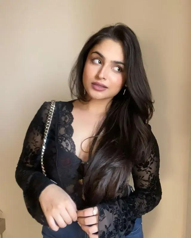 Call Girls In Laxmibai Nagar~️Escorts Service / 72918-59944