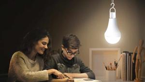RecovRay | Rechargeable Light Bulbs |