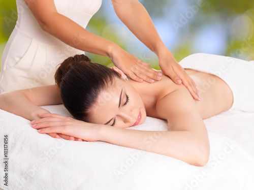 Deep Tissue Massage – Visualizing Relief and Renewal