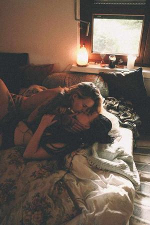 Lesbian (" Meera tum Avani ko aur jor se lick kro , uff🥵💦" ) - Hindi 🔞