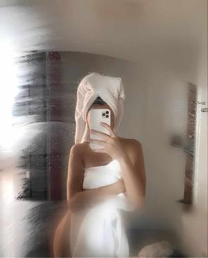 Avani's Bathroom Desires 🔞- " Fucking herself in front of mirror "🥵