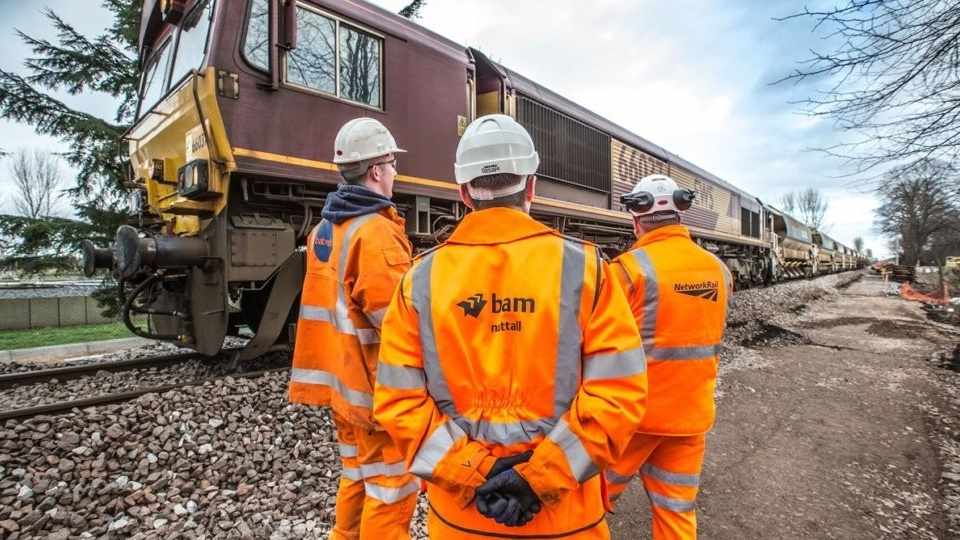 Is Outsourcing Rail Dispatching Right for Your Railroad? Comparing In-House vs. Contract Services